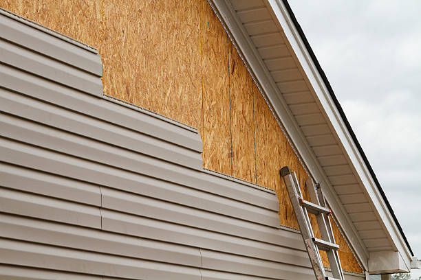 Professional Wood Siding technician working in Albertson, NY